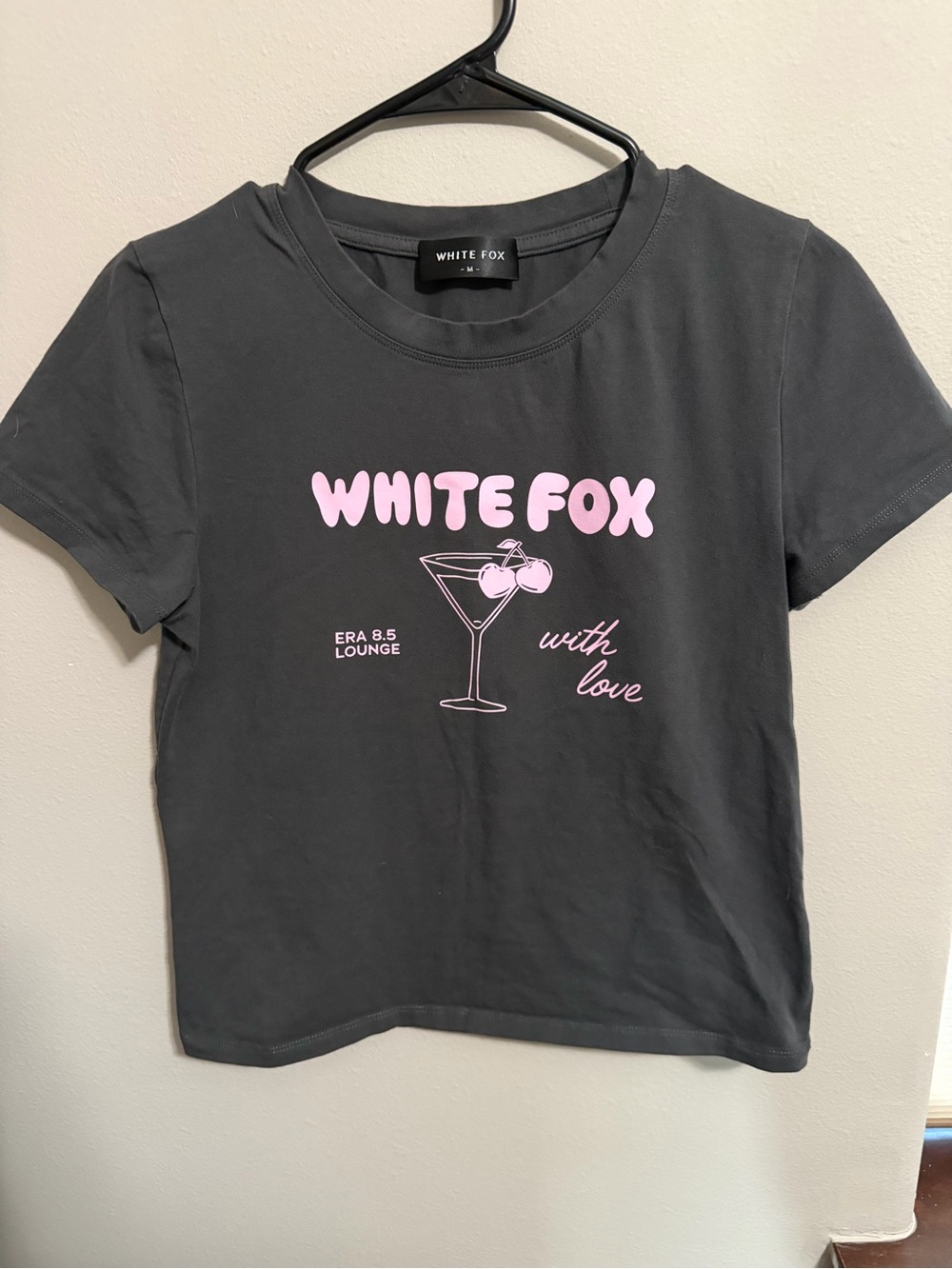 White Fox Boutique Short Sleeve Pink Cherry Martini Graphic Tee Shirt Size M